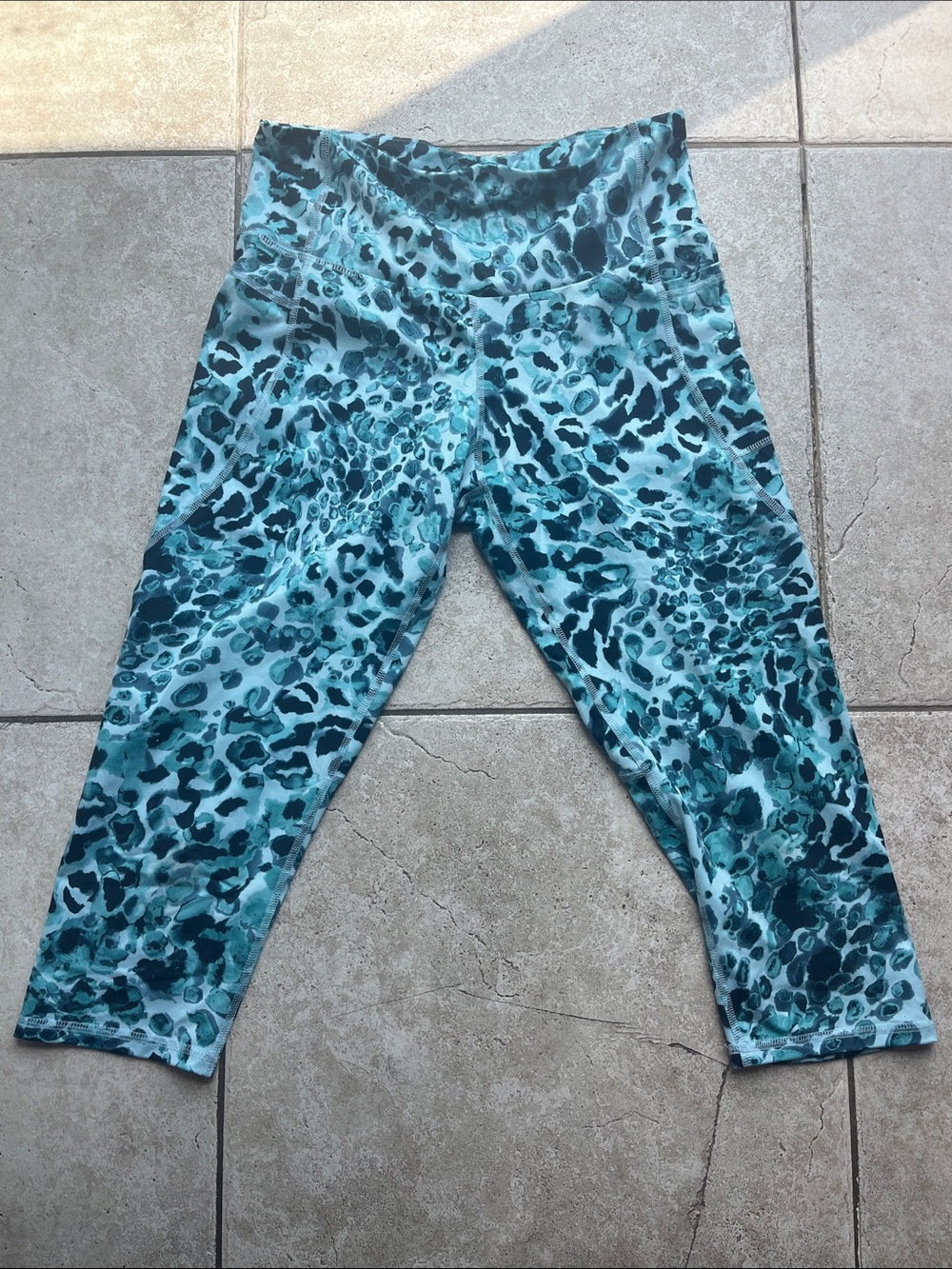 Champion Teal Animal-Print Cheetah crop Capri Leggings